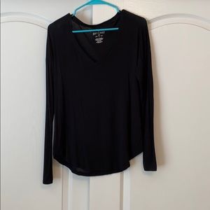 black American Eagle long sleeve V neck size L